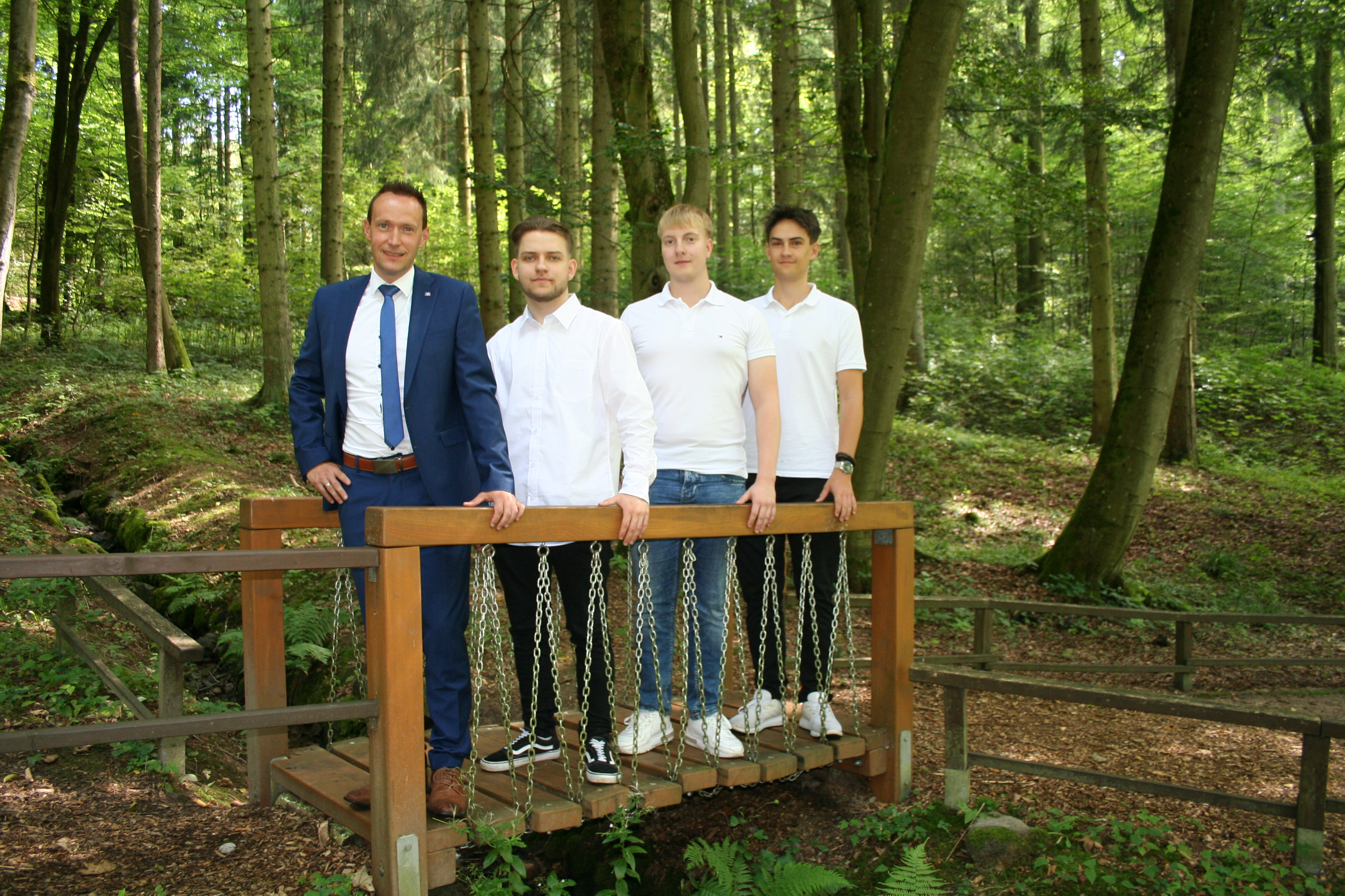 Ausbildungsleiter Danny Cziupka & die neuen Auszubildenden Nikita Klenkin, Etienne Wagenknecht, Robin Kremmer (von links nach rechts